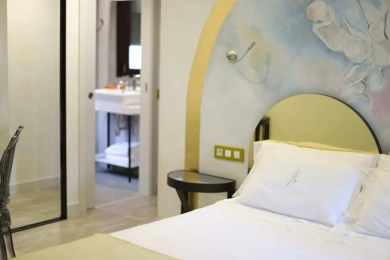 Grecorooms Tolède Hotel