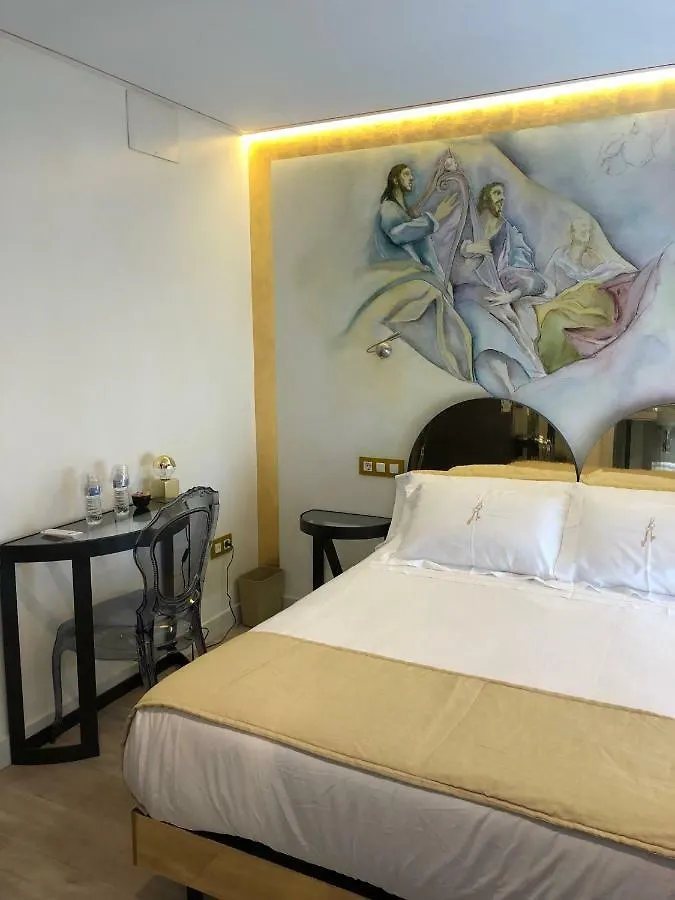 Grecorooms Tolède 2*,