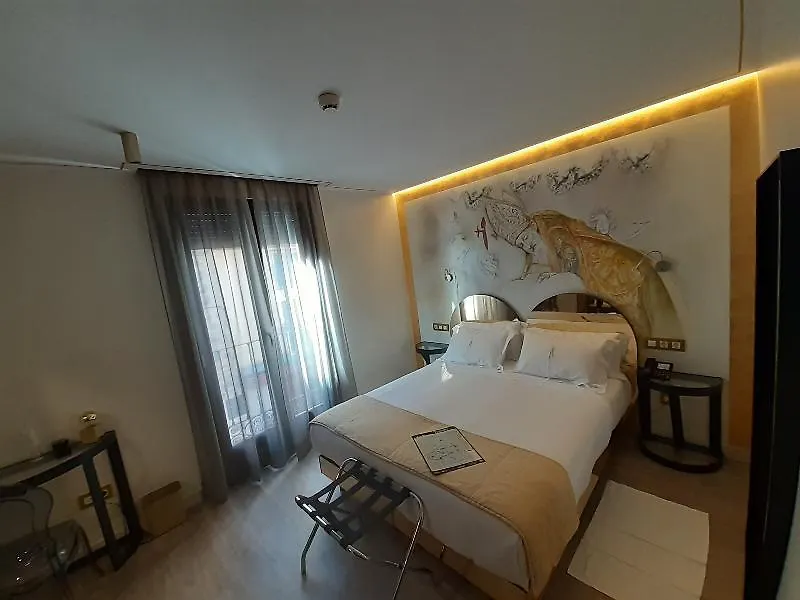 Grecorooms Tolède Hotel