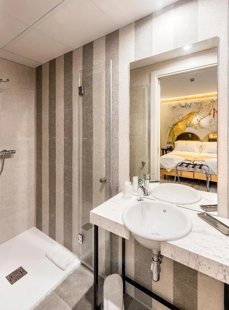 Grecorooms Tolède Hotel